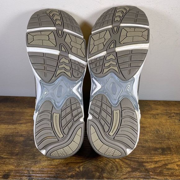 Vionic Tabi Tan White Shoes Sneakers size 8 - Picture 7 of 11